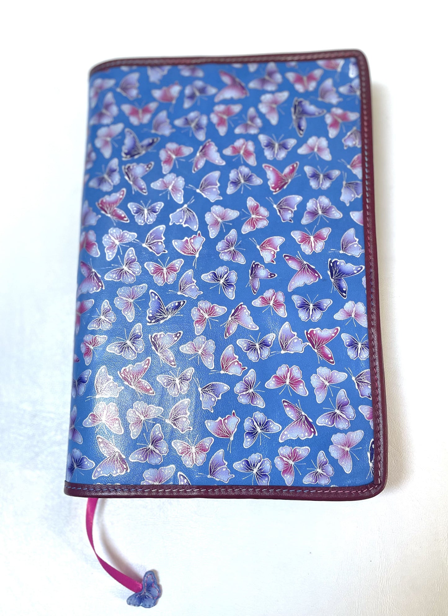 Capa de proteção de livros em pele