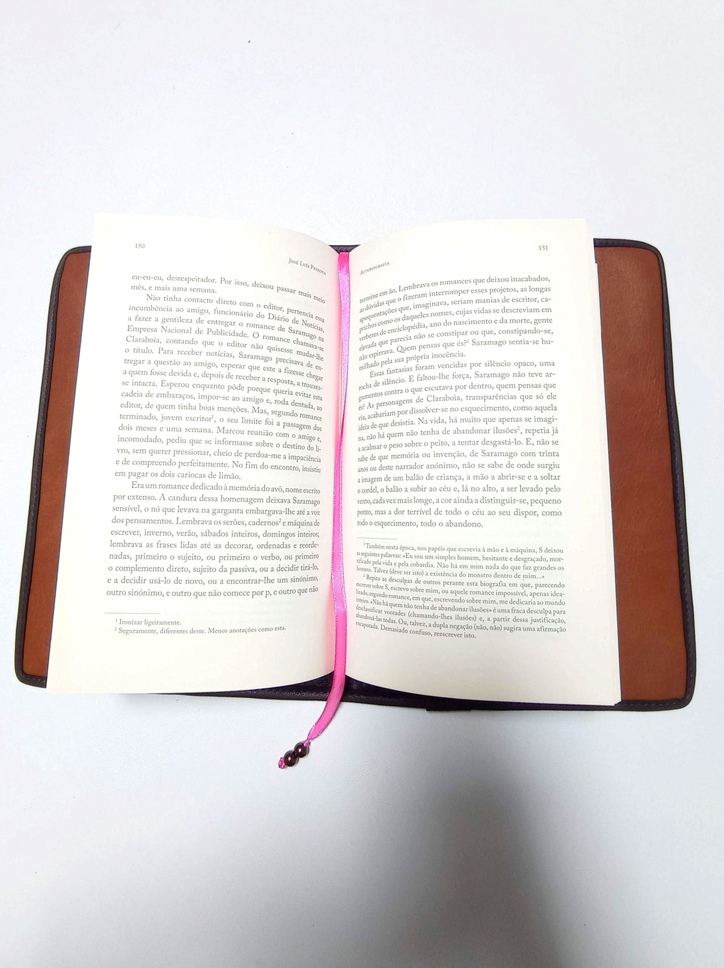 Capa de proteção de livros em pele