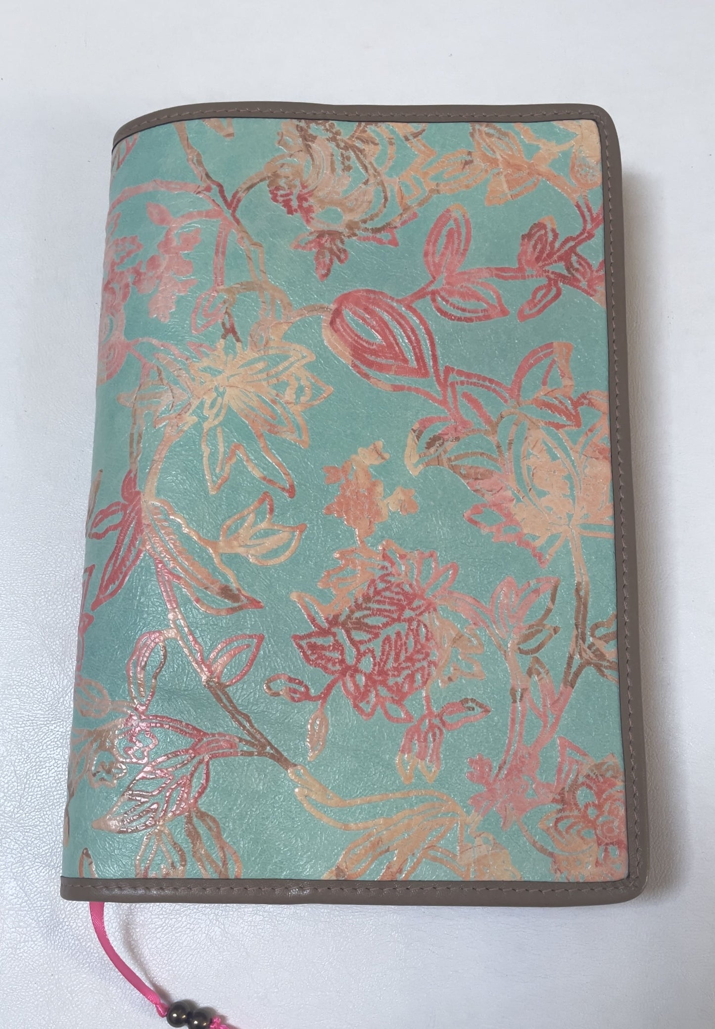 Capa  de proteção de livros em pele